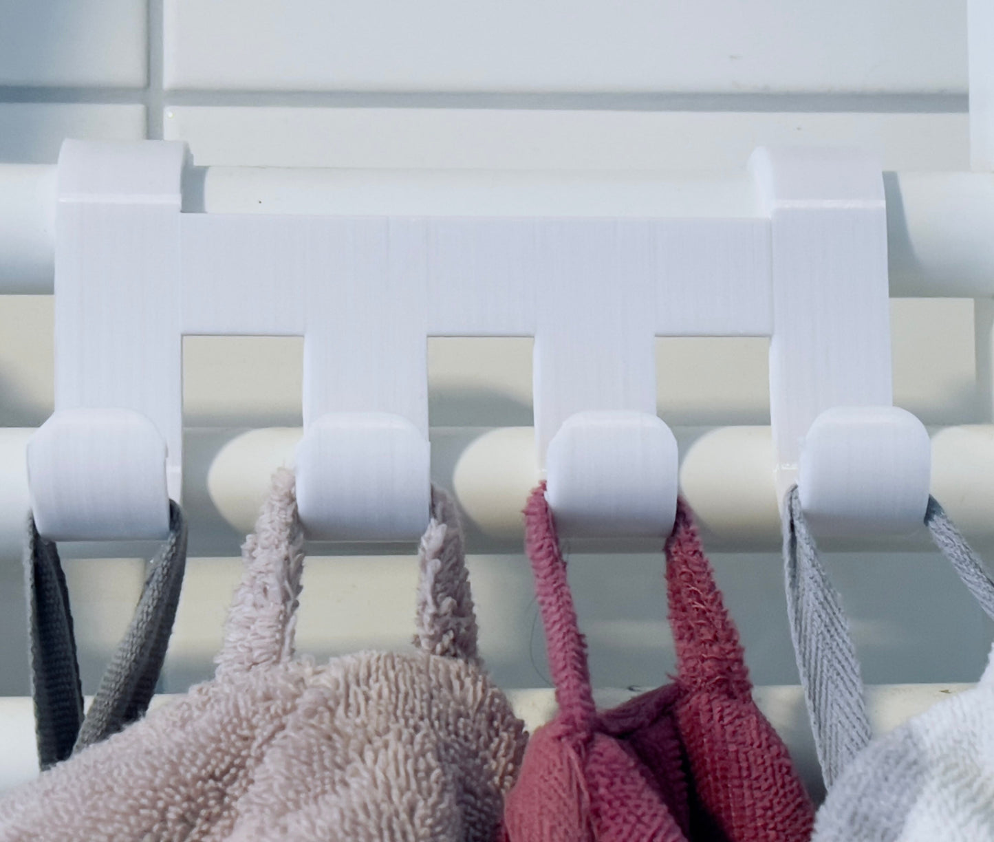 Four Towel hanger for bathroom radiator