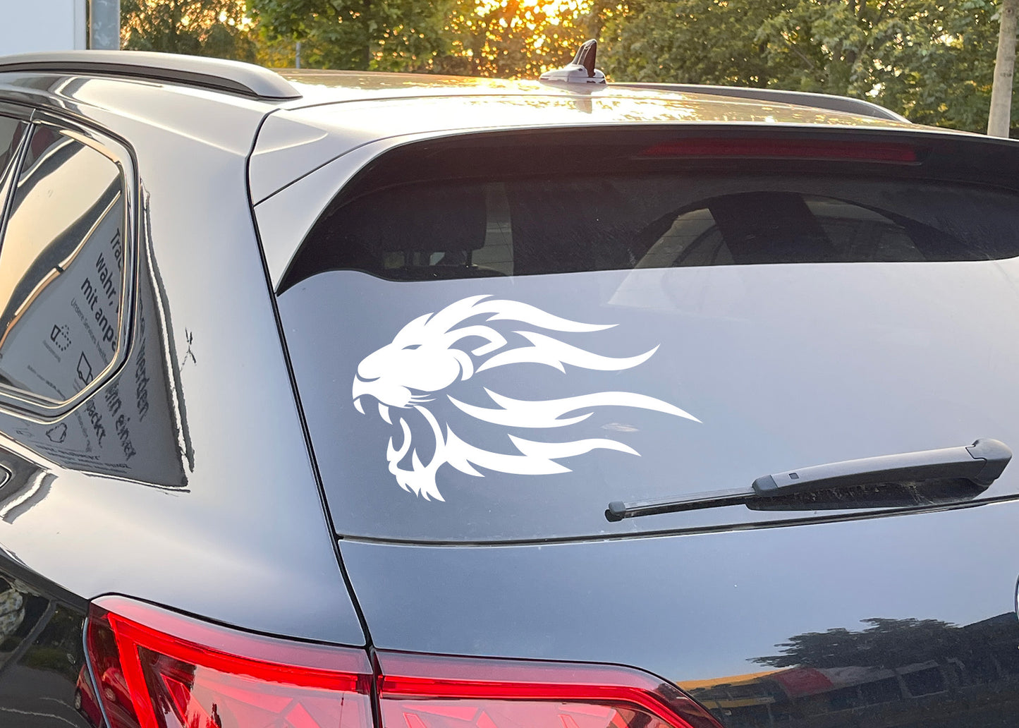 lIon head- self-adhesive vinyl sticker, Decal for car window / door